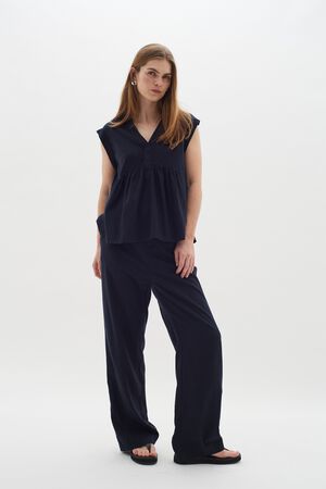 EllieIW V-Top