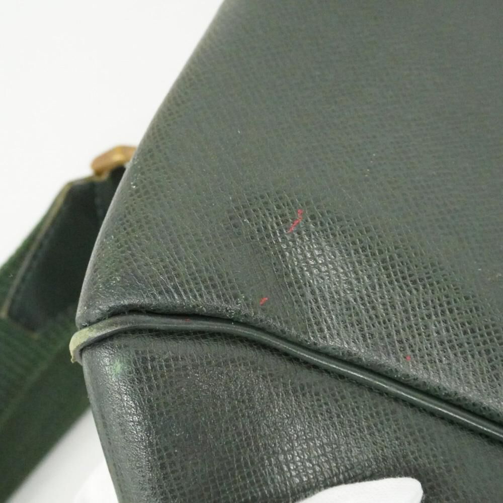 Louis Vuitton Taiga Kendall