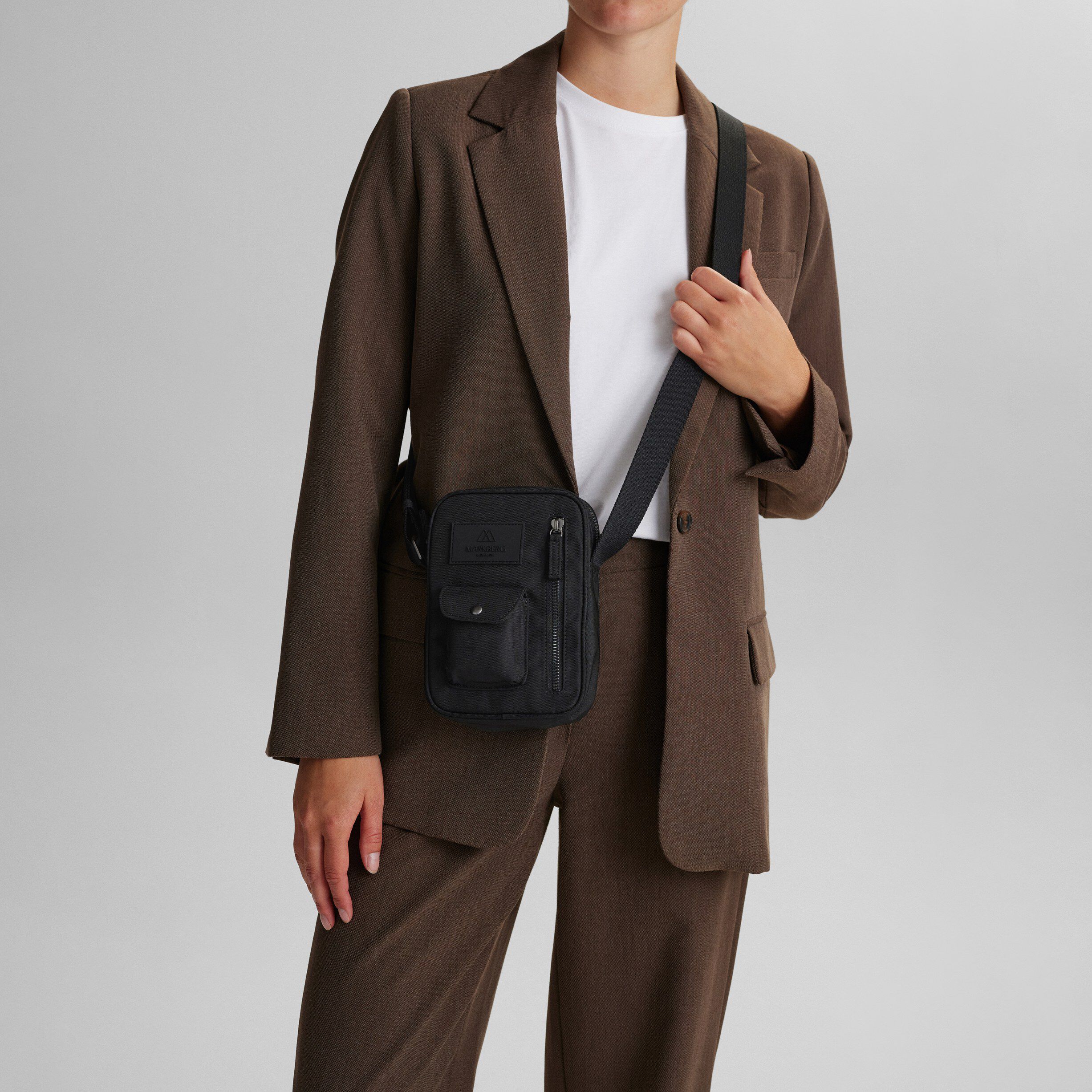 Darlambg Tall Cross. B. , Mono.