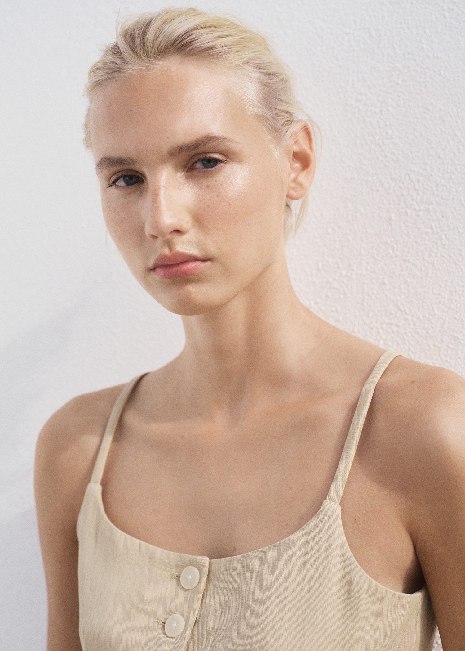 Suit vest with thin straps