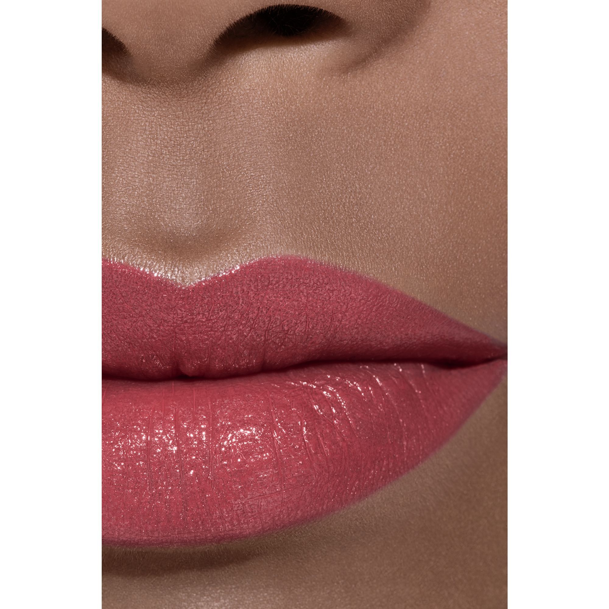 LONGWEAR SATIN L&AElig;BESTIFT  FUGTGIVENDE OG UDGLATTENDE L&AElig;BEPLEJE