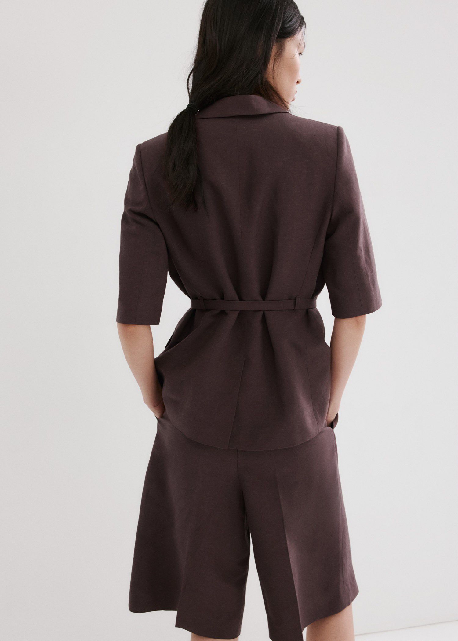 Straight linen Bermuda shorts