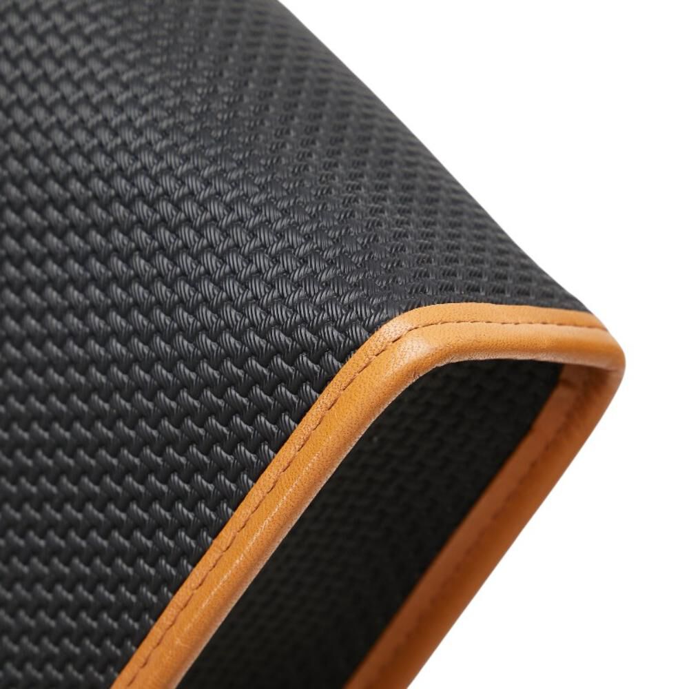 Yves Saint Laurent Clutch