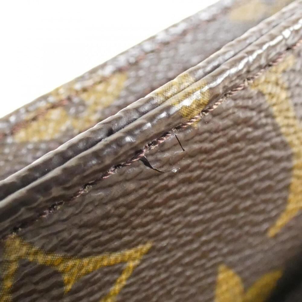 Louis Vuitton Clutch