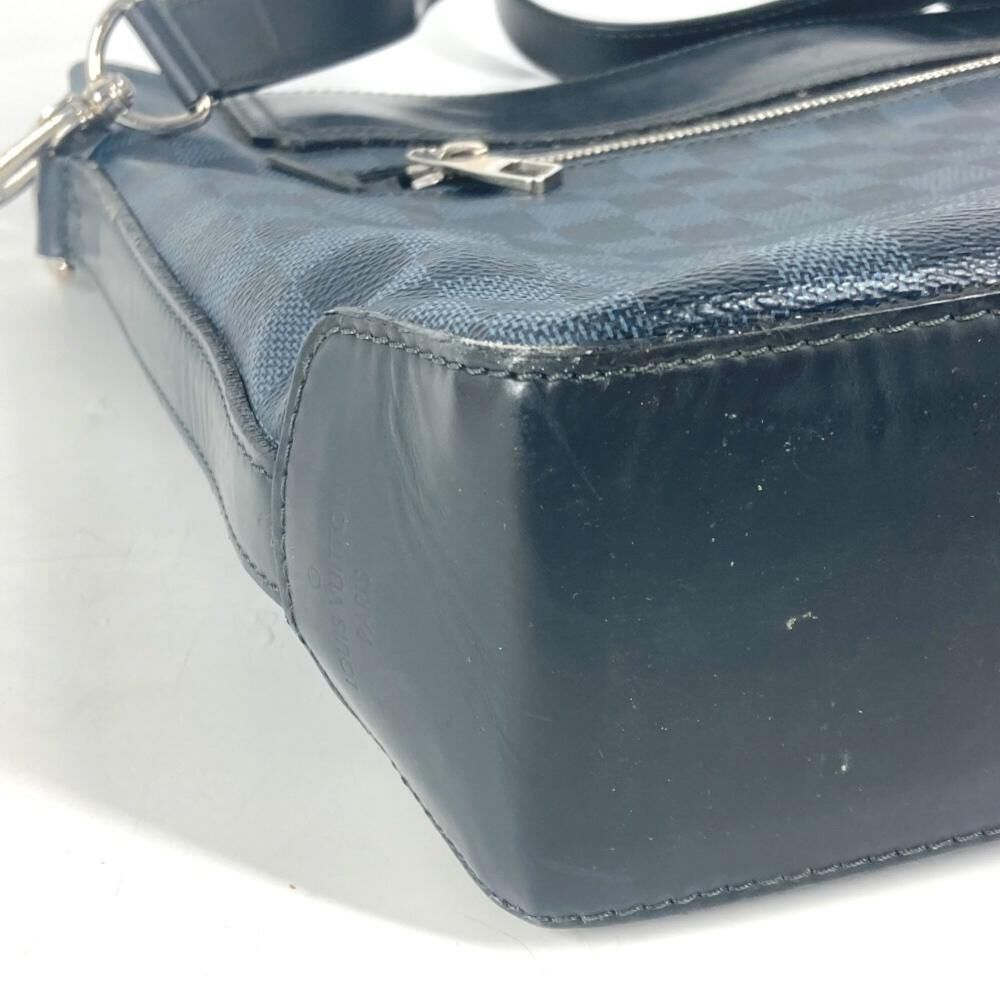Louis Vuitton Messenger