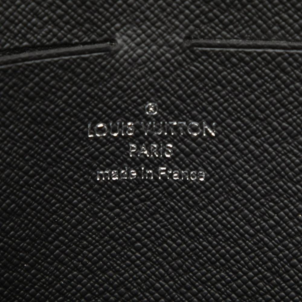 Louis Vuitton Clutch