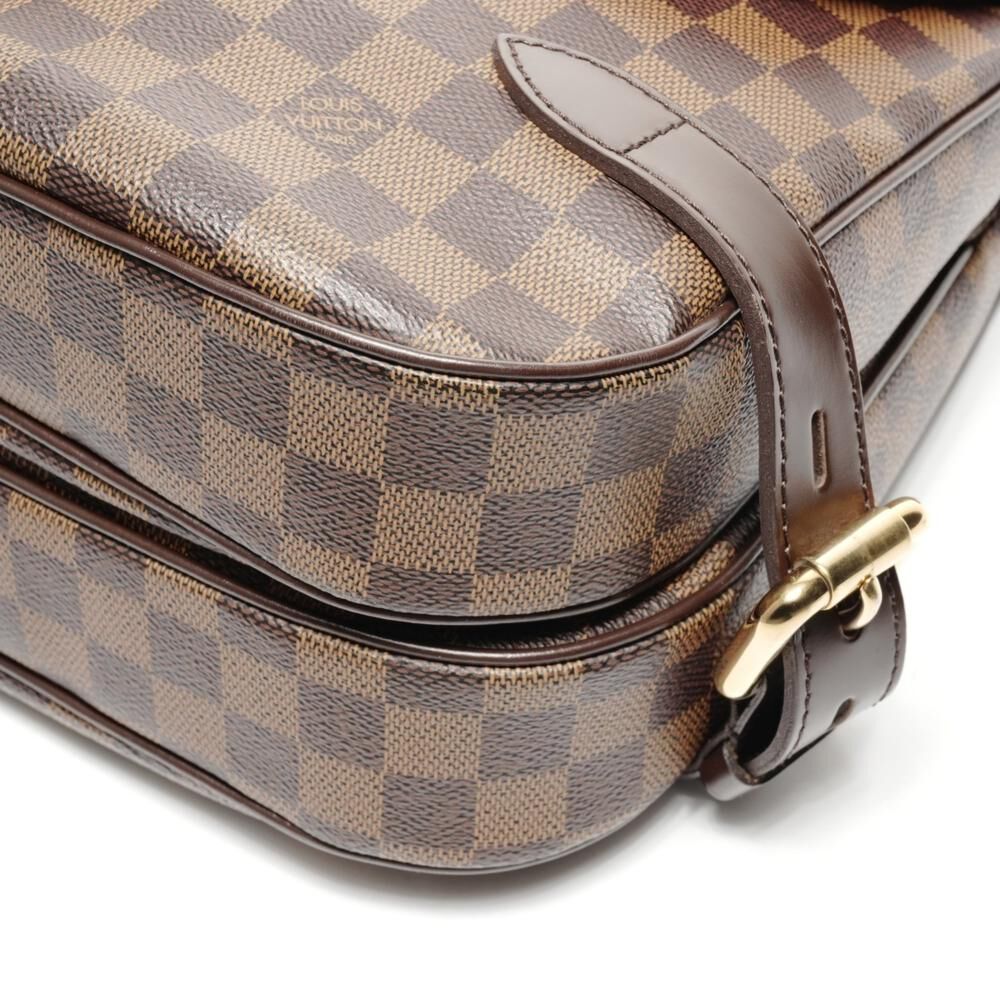 Louis Vuitton Shoulder Bags