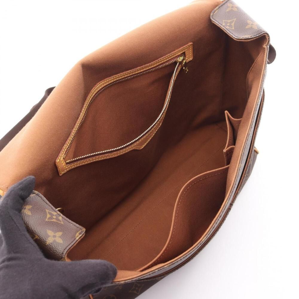 Louis Vuitton Shoulder Bags