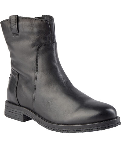 bianca pointed toe chelsea boot