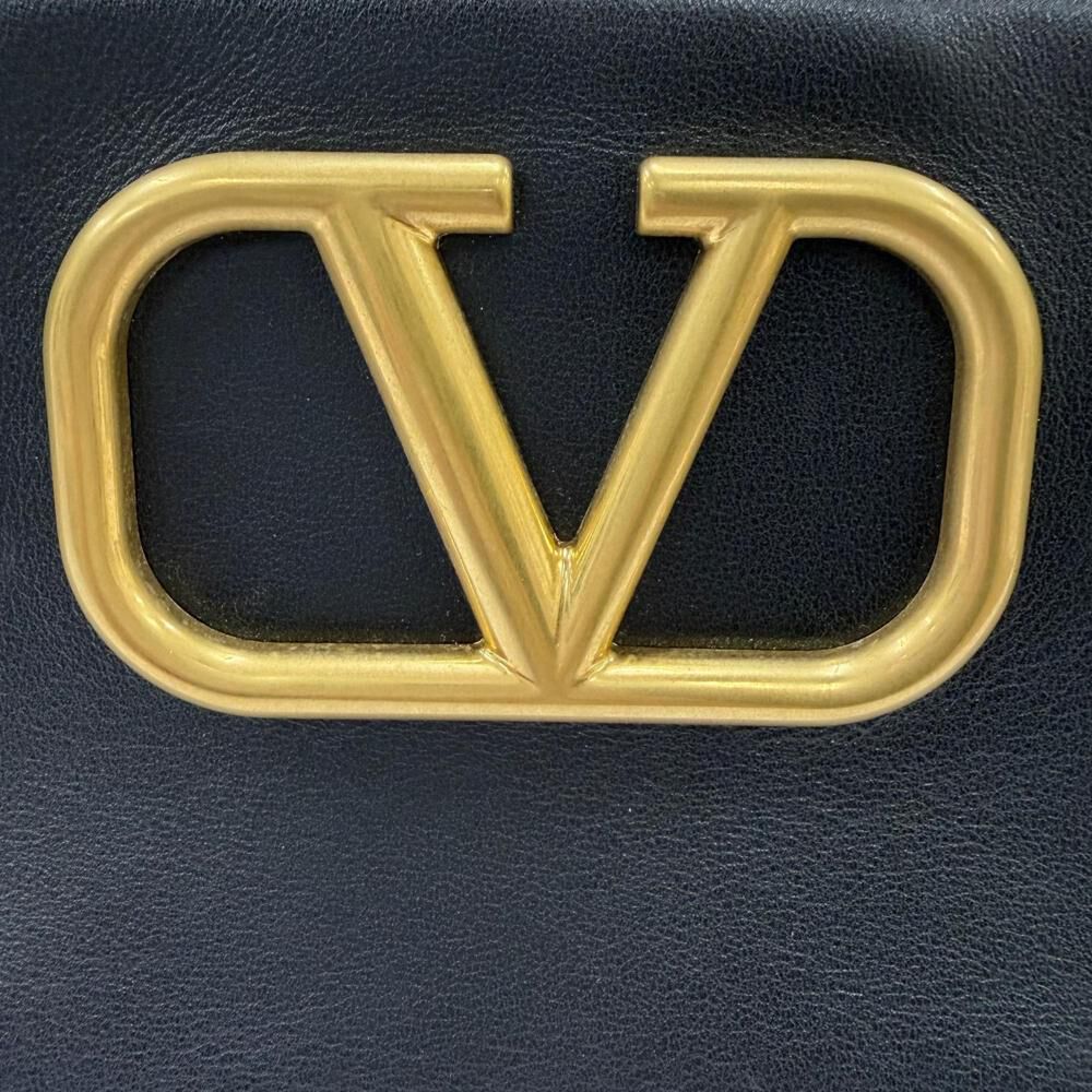 Valentino Pouch