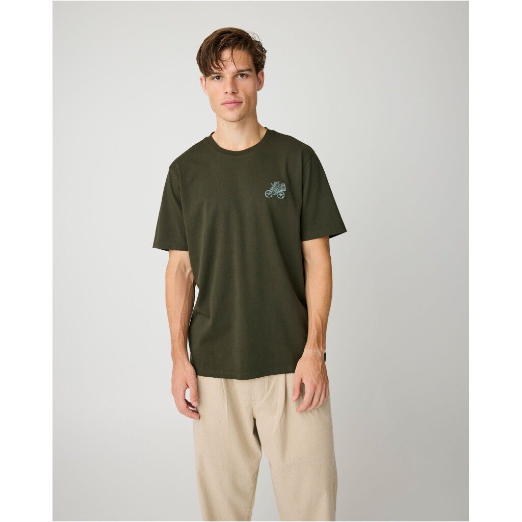 Chest embroidery t-shirt
