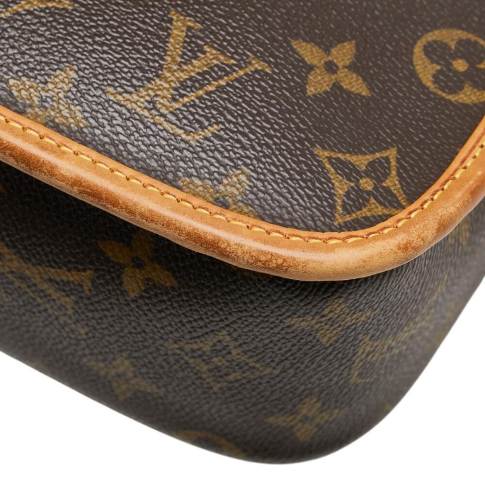 Louis Vuitton Shoulder Bags