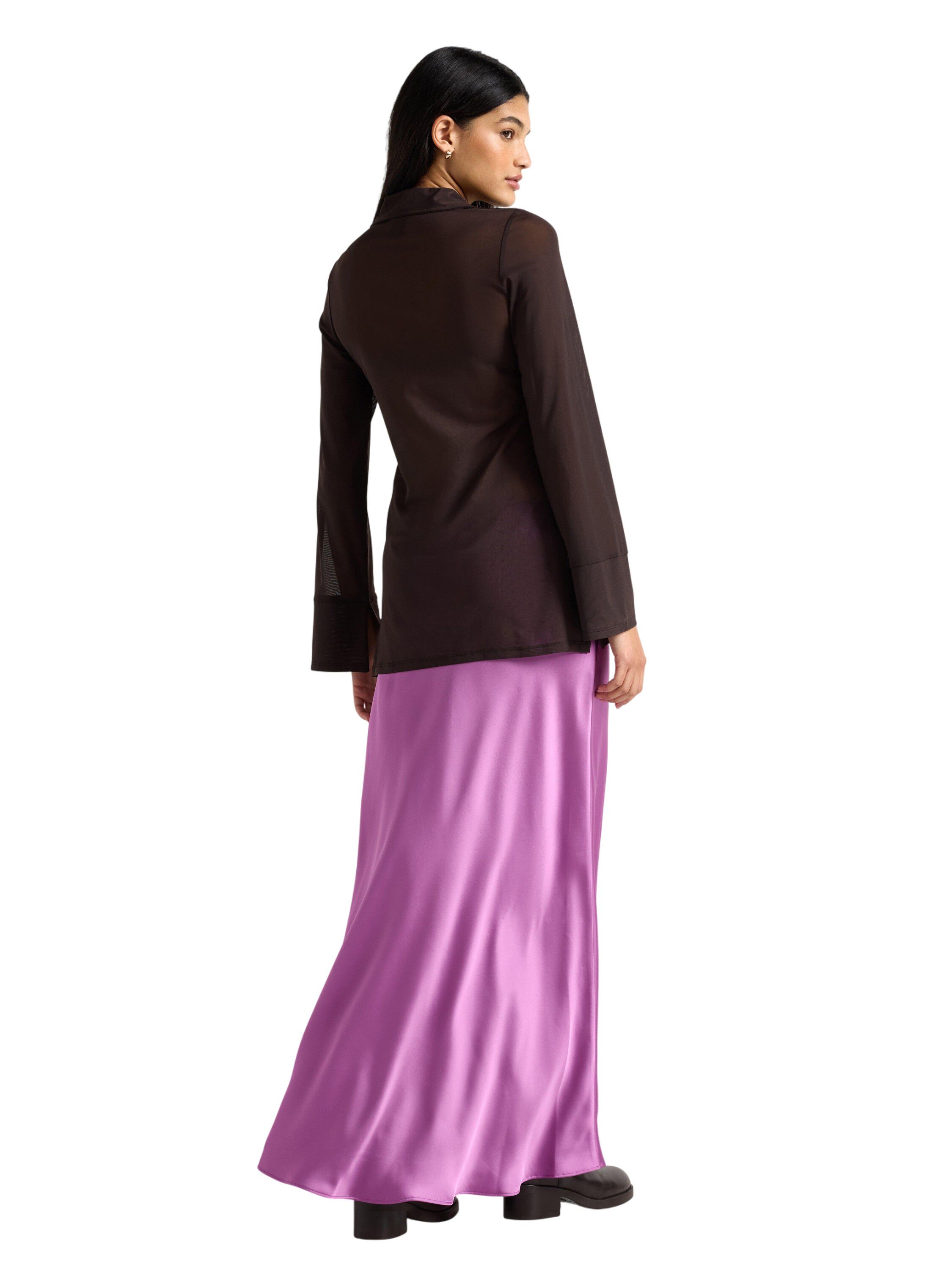 Sleek maxi skirt in satin with a co