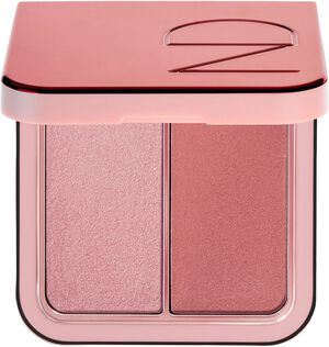 Pr&oslash;v Natashas seneste HY-BRID-innovation, HY-BLUSH, en Cloudy Cream Ch