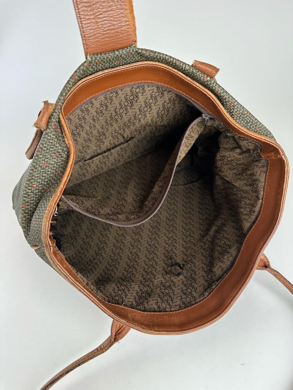 Yves Saint Laurent Tote