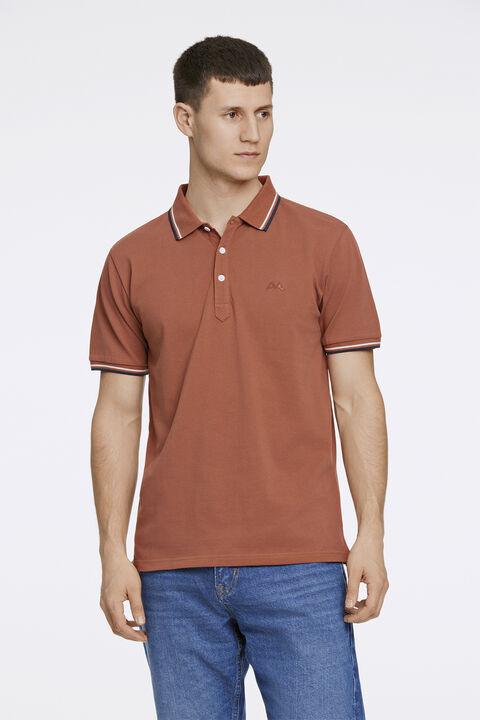 Polo shirt w. contrast piping