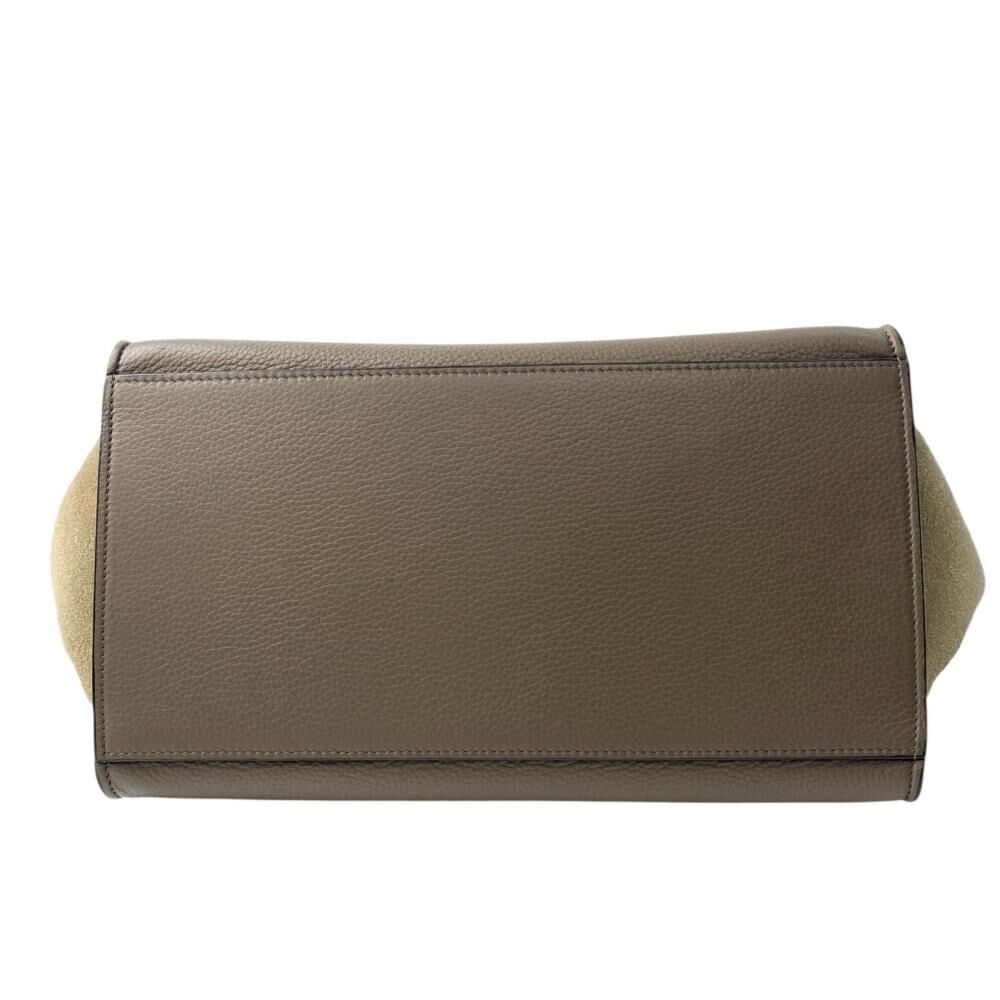 C&eacute;line Trapeze