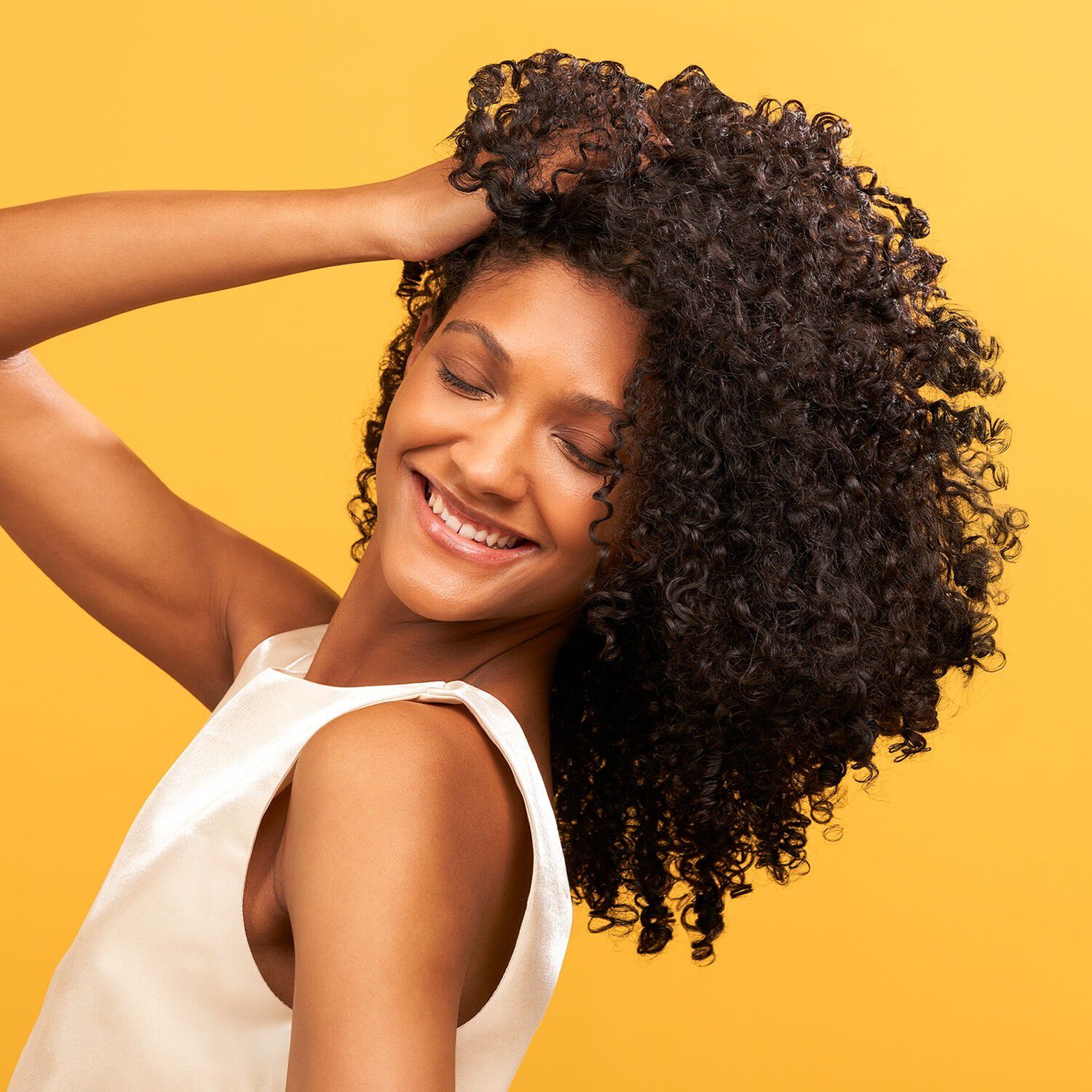 H&aring;rmasken med sort te, giver h&aring;ret glans