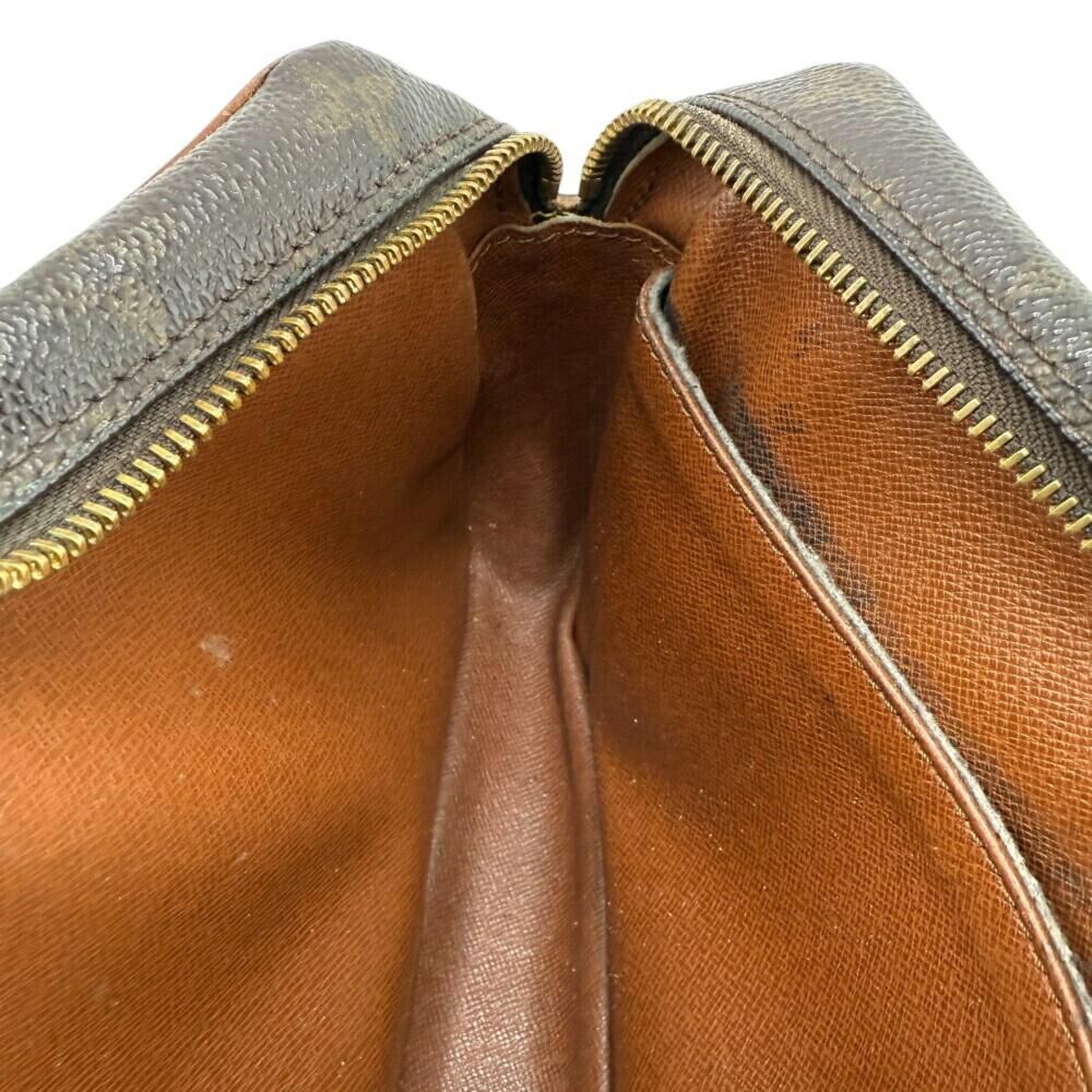 Louis Vuitton Clutch