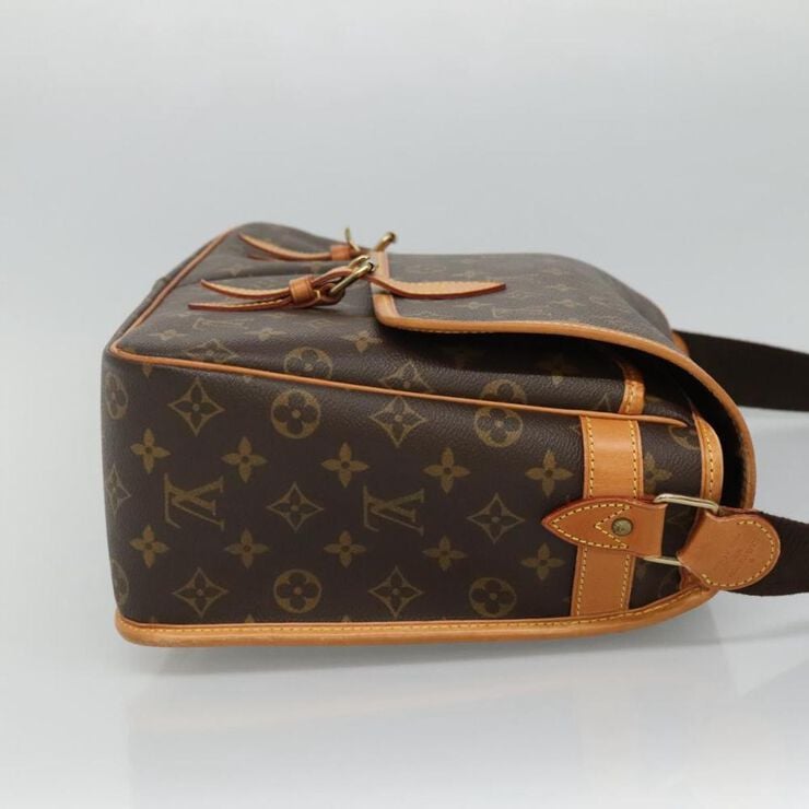 Louis Vuitton Gibeciere