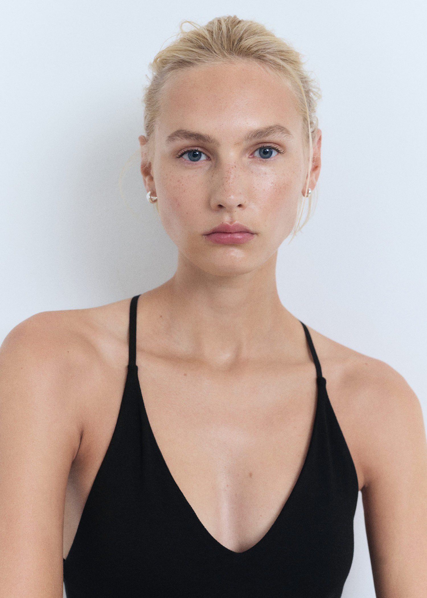 Midi-dress with back neckline