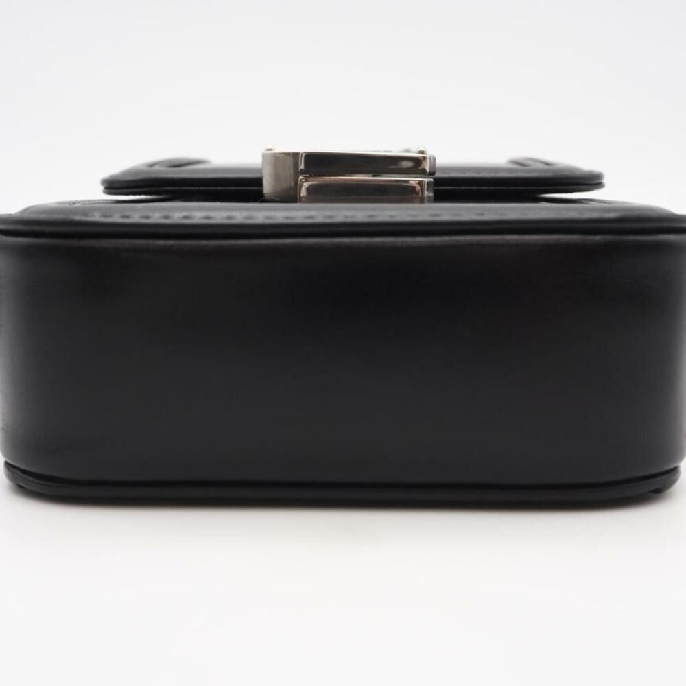 Yves Saint Laurent Shoulder Bag
