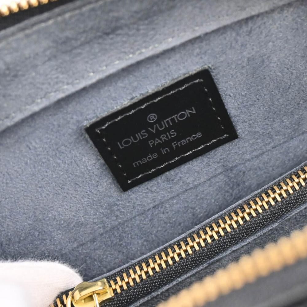 Louis Vuitton Pont Neuf