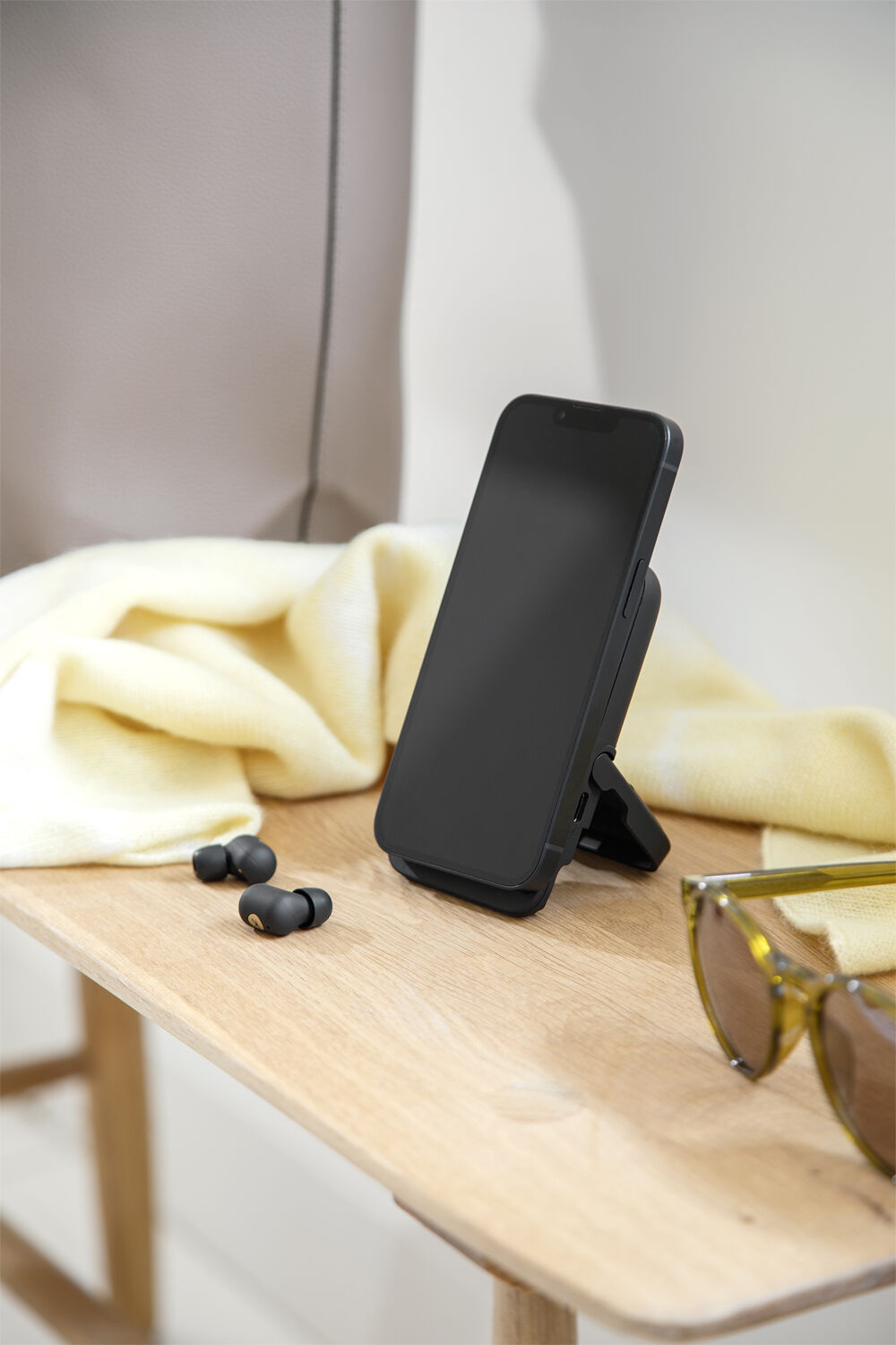 toCHARGE GO In-ear h&oslash;retelefoner, tr&aring;dl&oslash;s opladning og powerbank