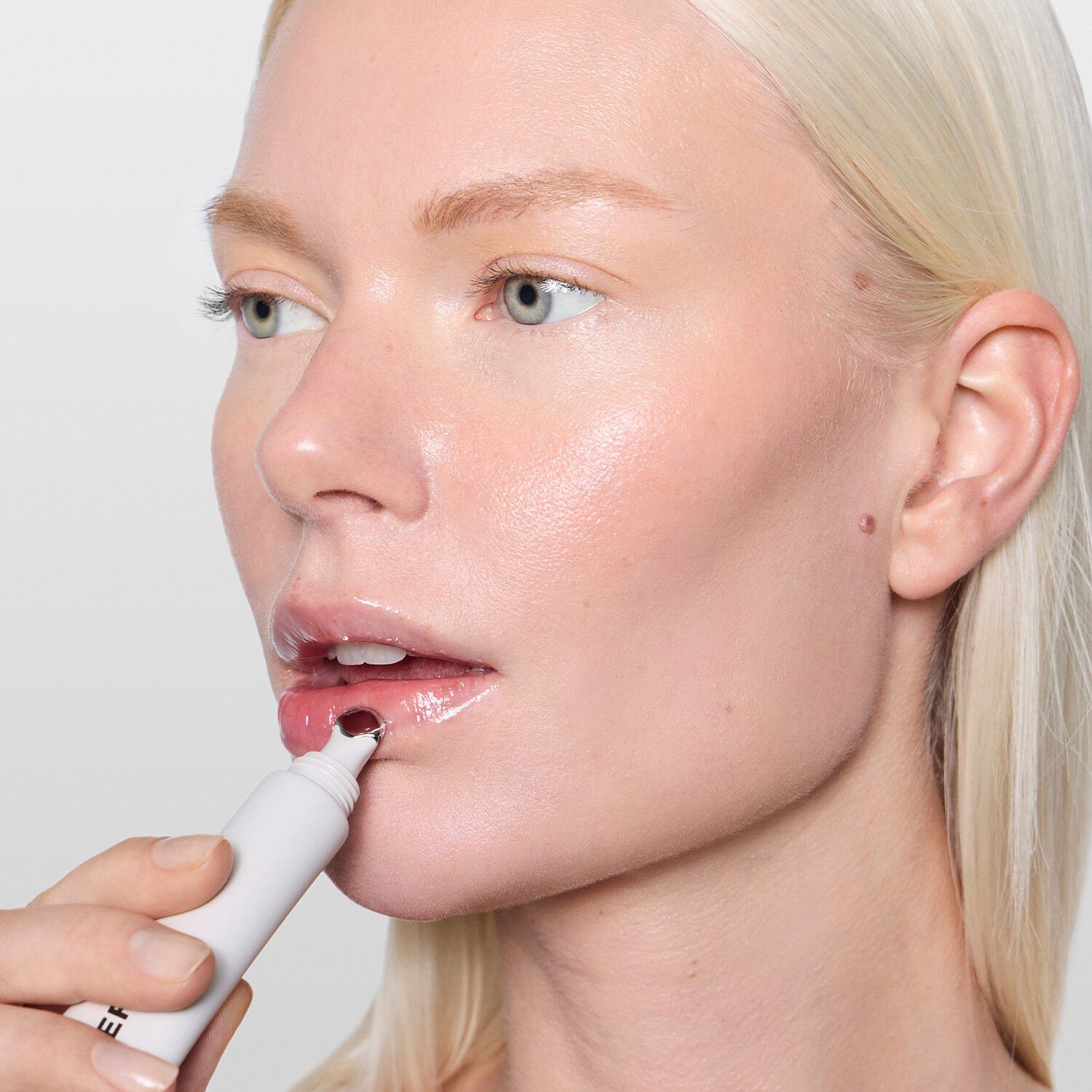 Lip Gloss - Ultra-skinnende gloss med hyaluronsyre