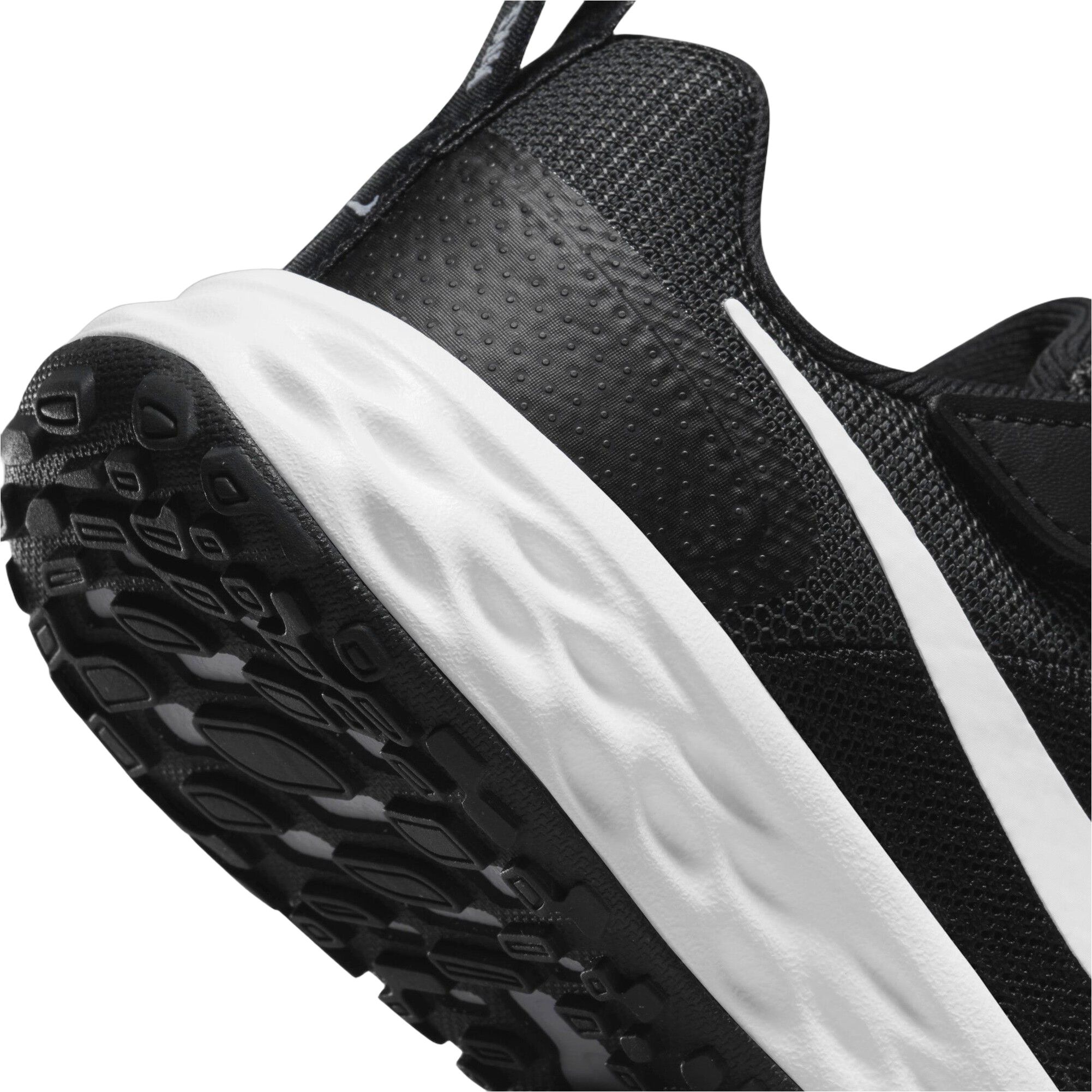 Revolution 6 sneakers