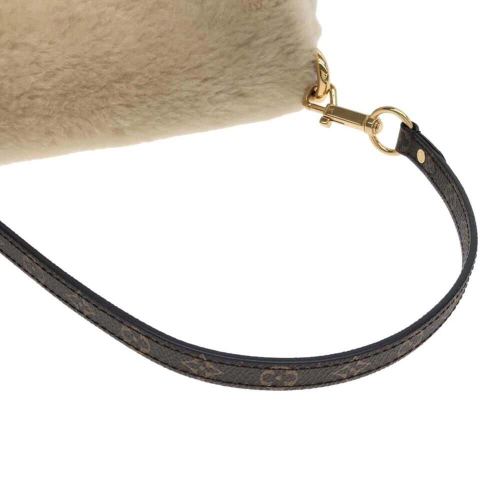 Louis Vuitton Shoulder Bags