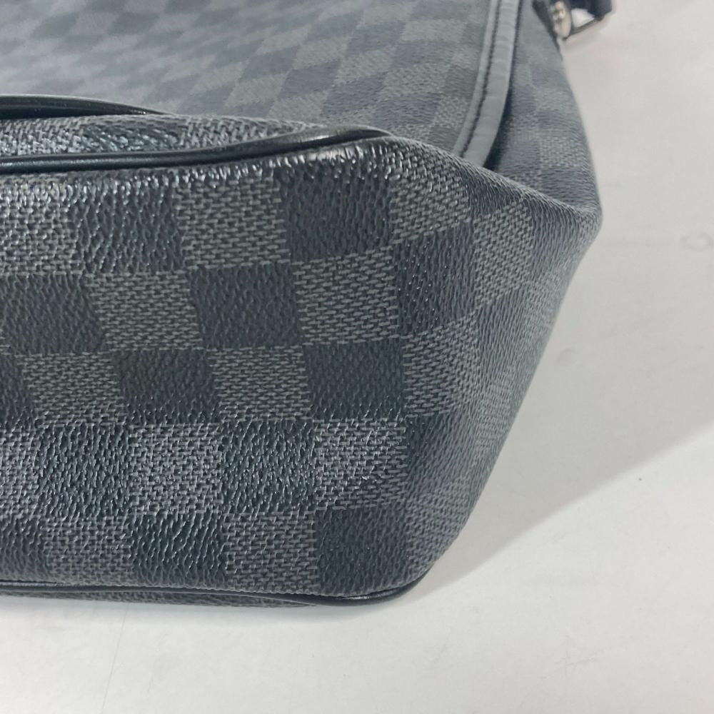 Louis Vuitton Messenger