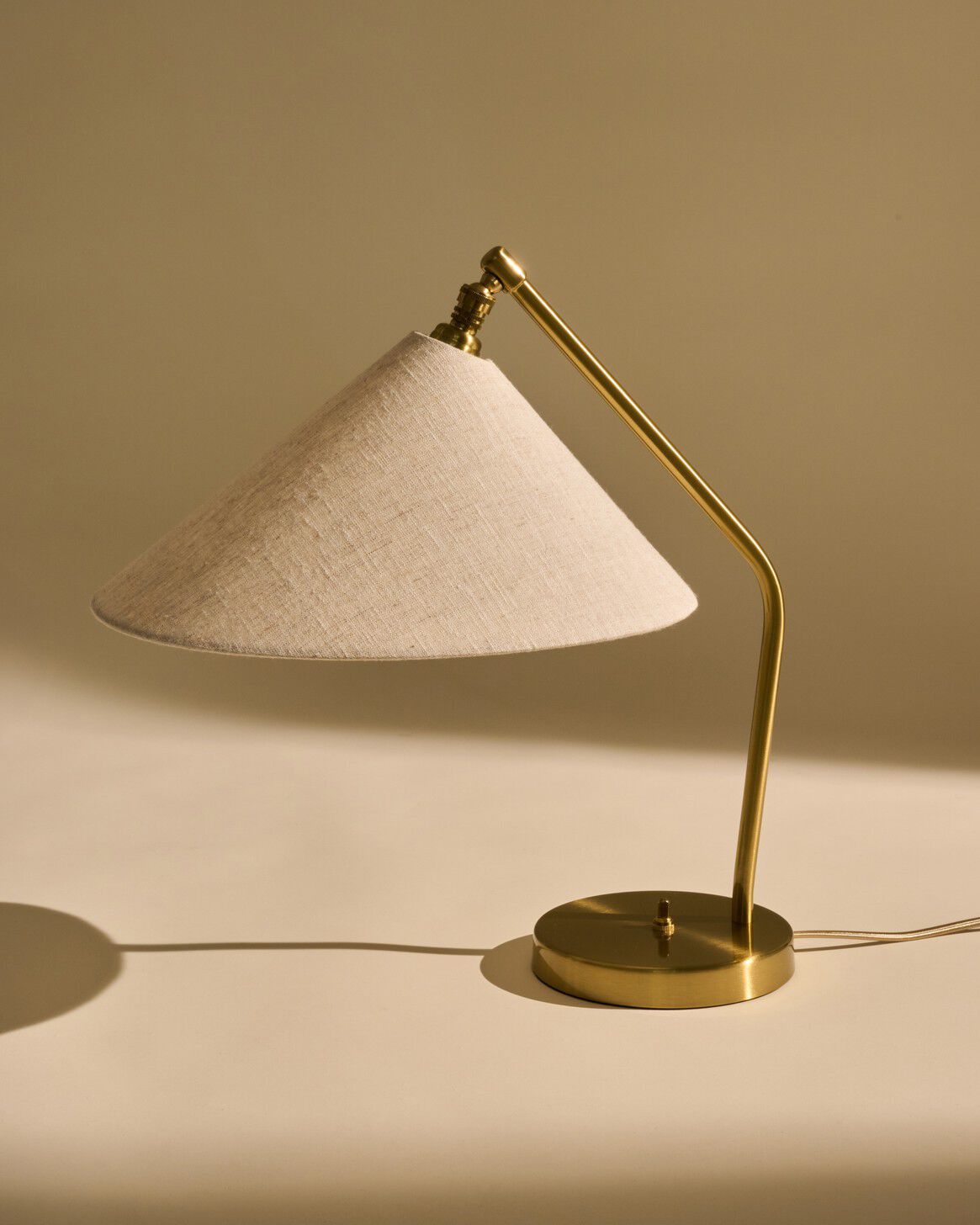 Gr&auml;shoppa Table Lamp, Fabric Shade, EU Base: Shiny Brass, Sh