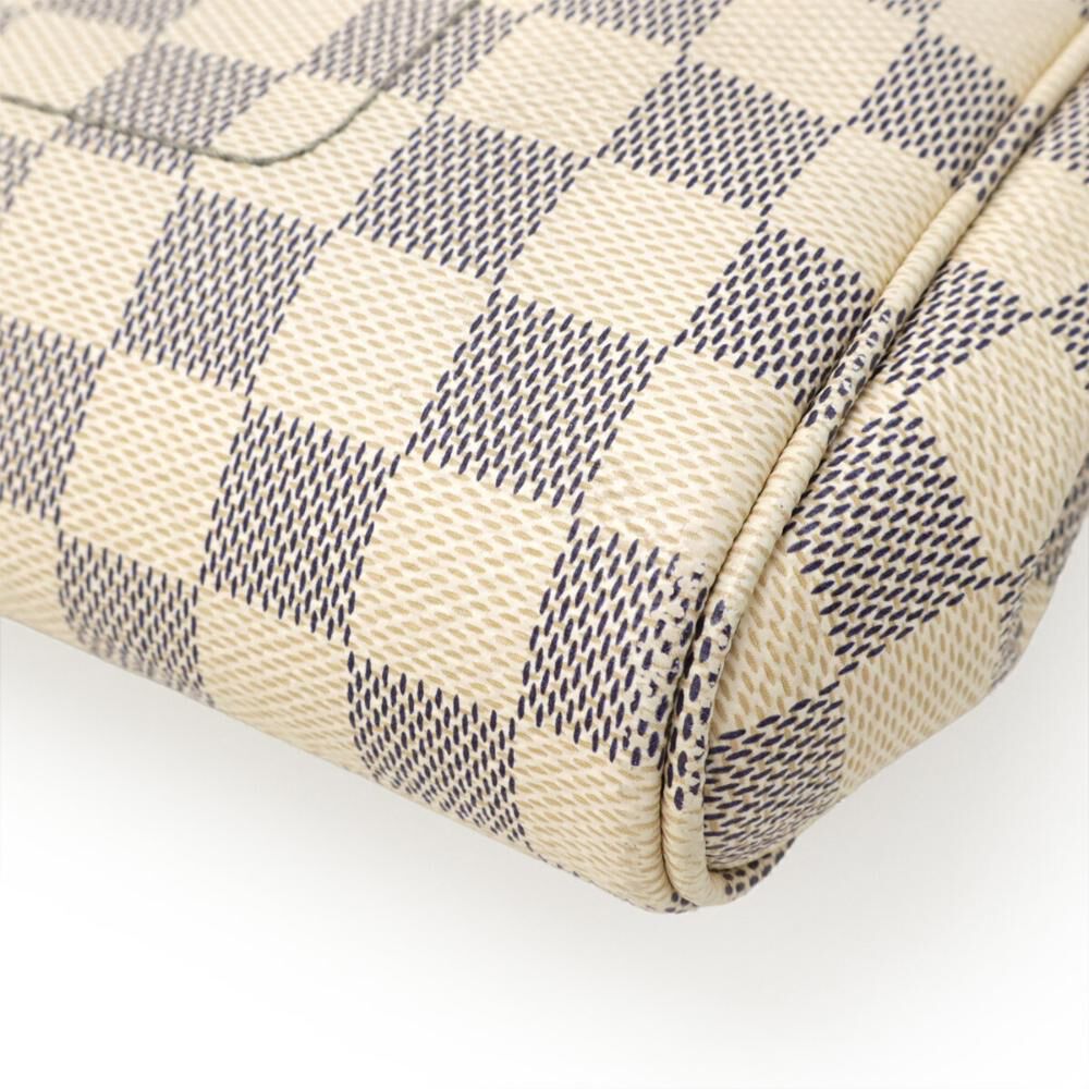 Louis Vuitton Favorite