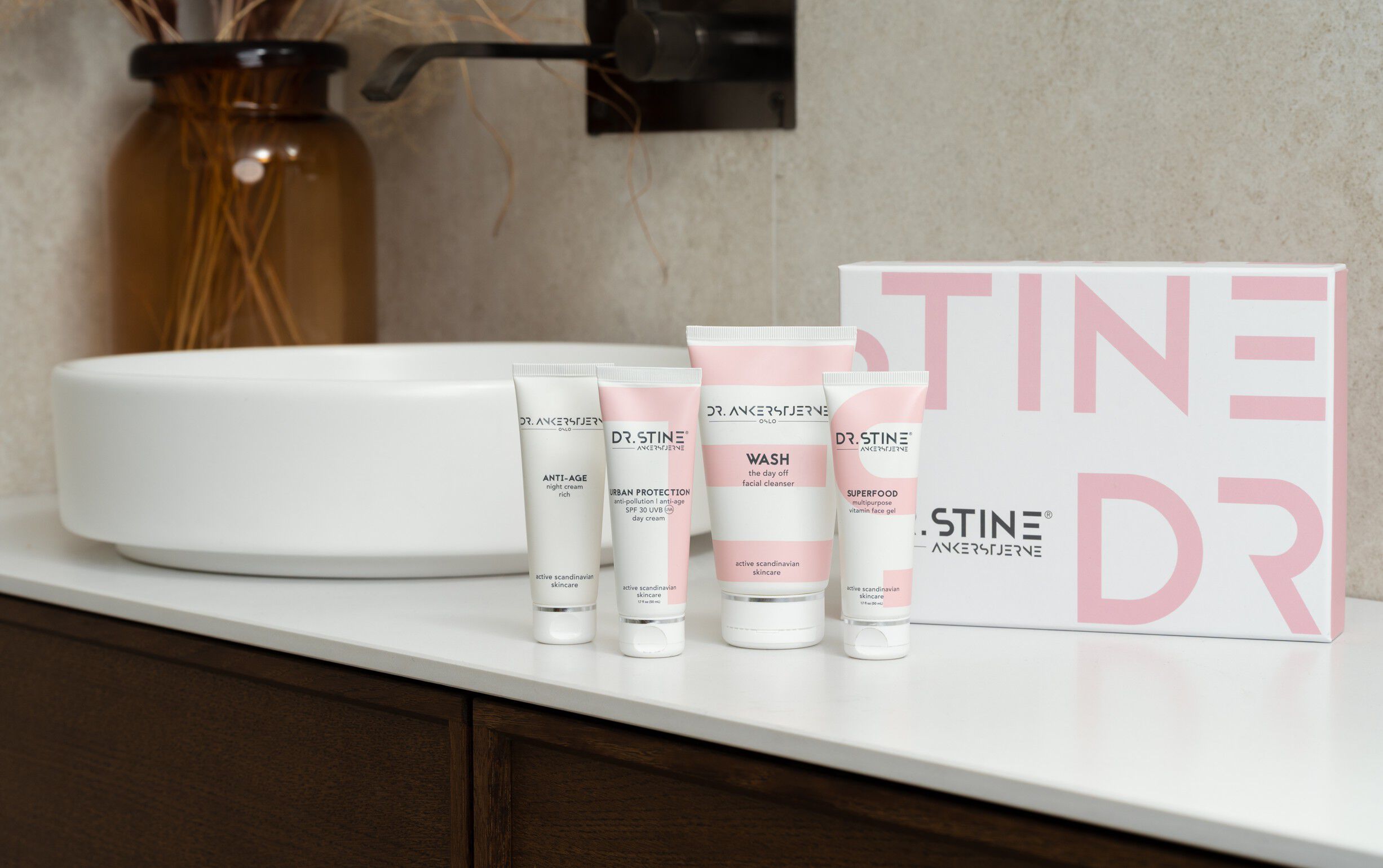 THE ANTI-AGE KIT 4 product giftbox