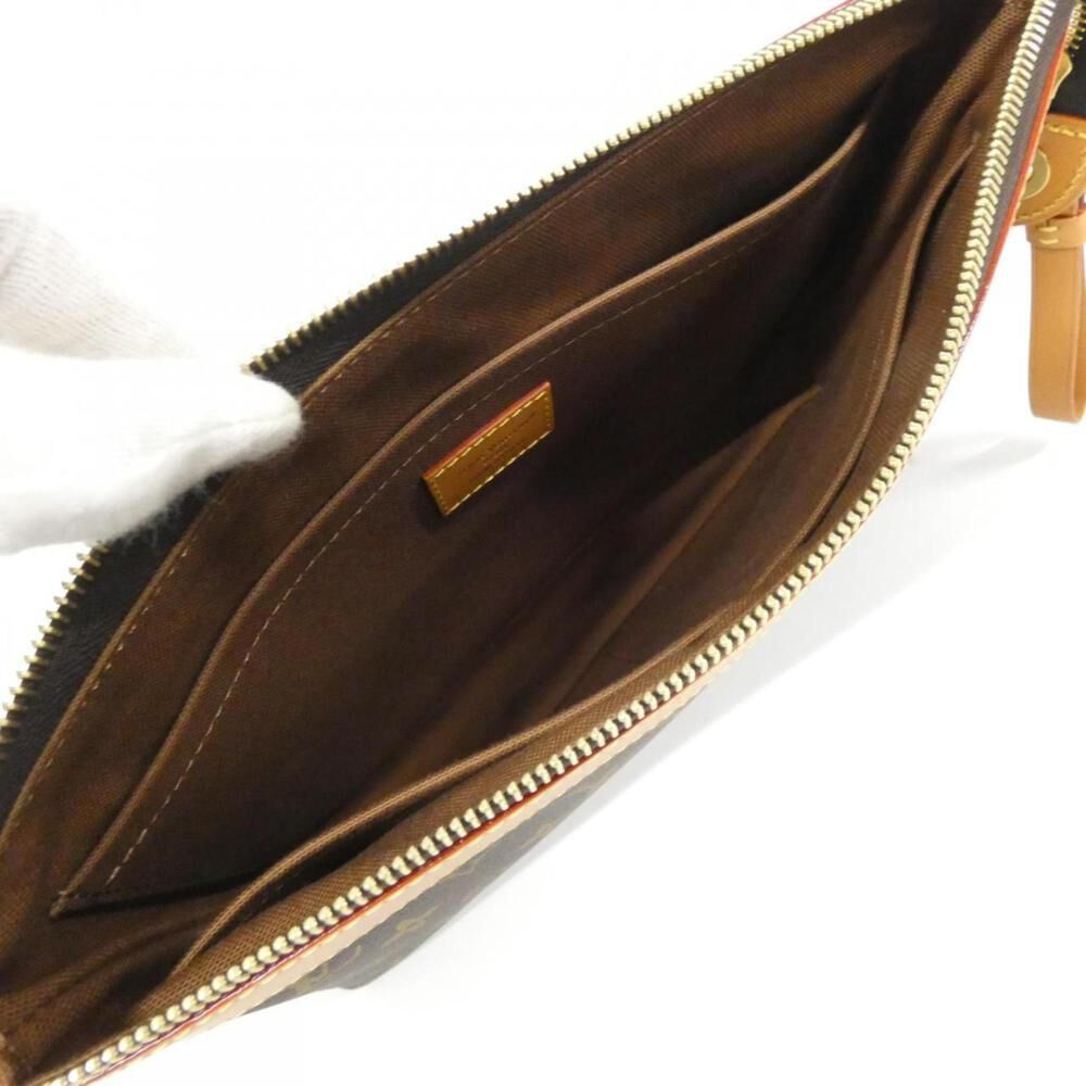 Louis Vuitton Clutch