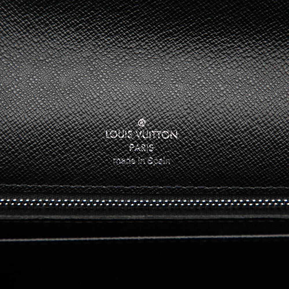 Louis Vuitton Clutch