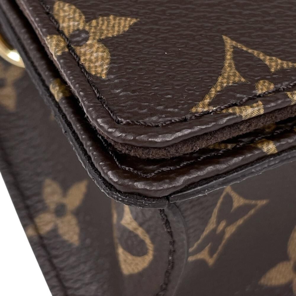 Louis Vuitton Shoulder Bags