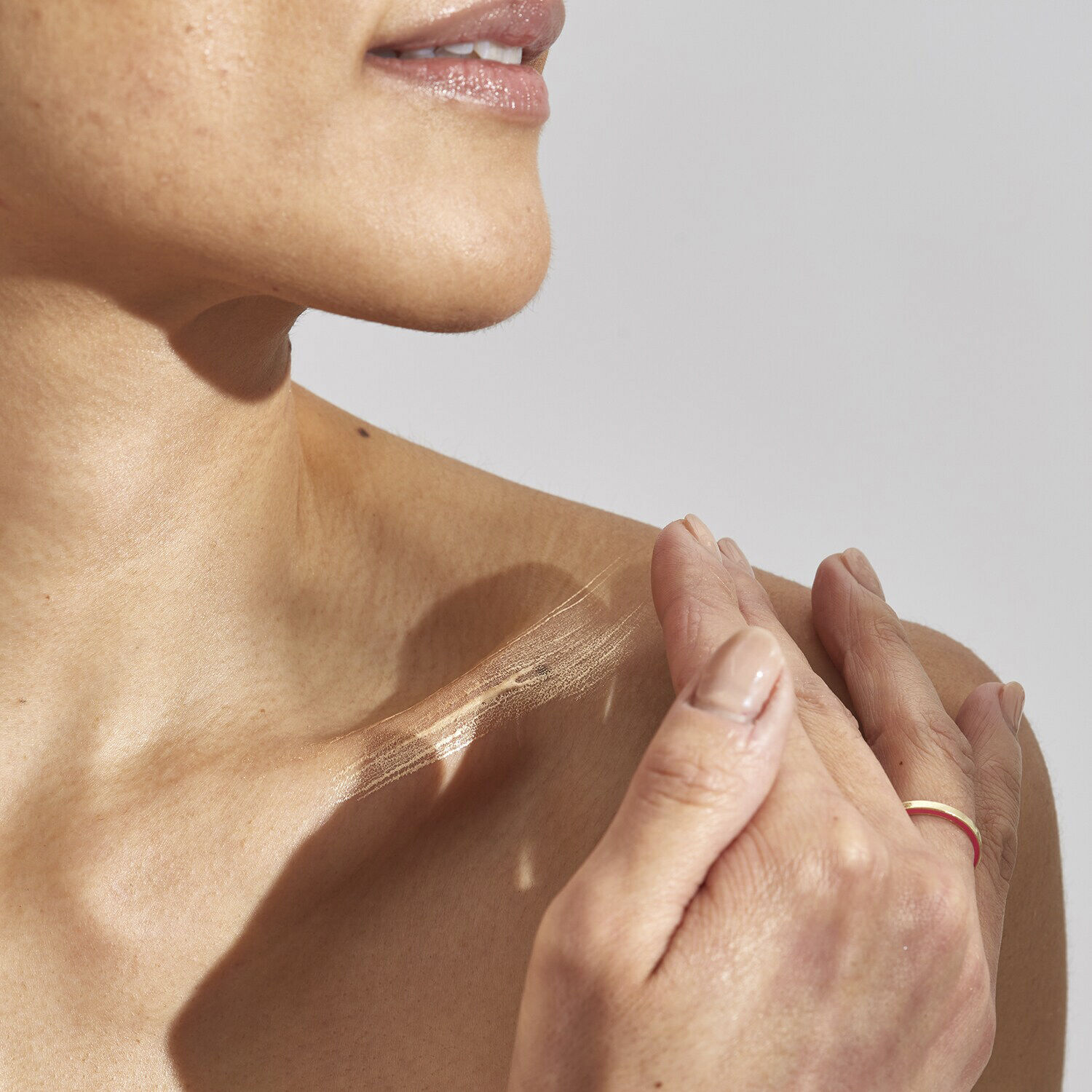 The Impossible Glow - Highlighting and bronzing drops