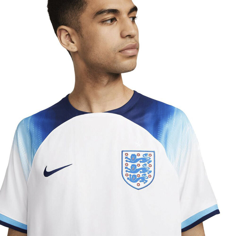 England hjemmebanetr&oslash;je 22