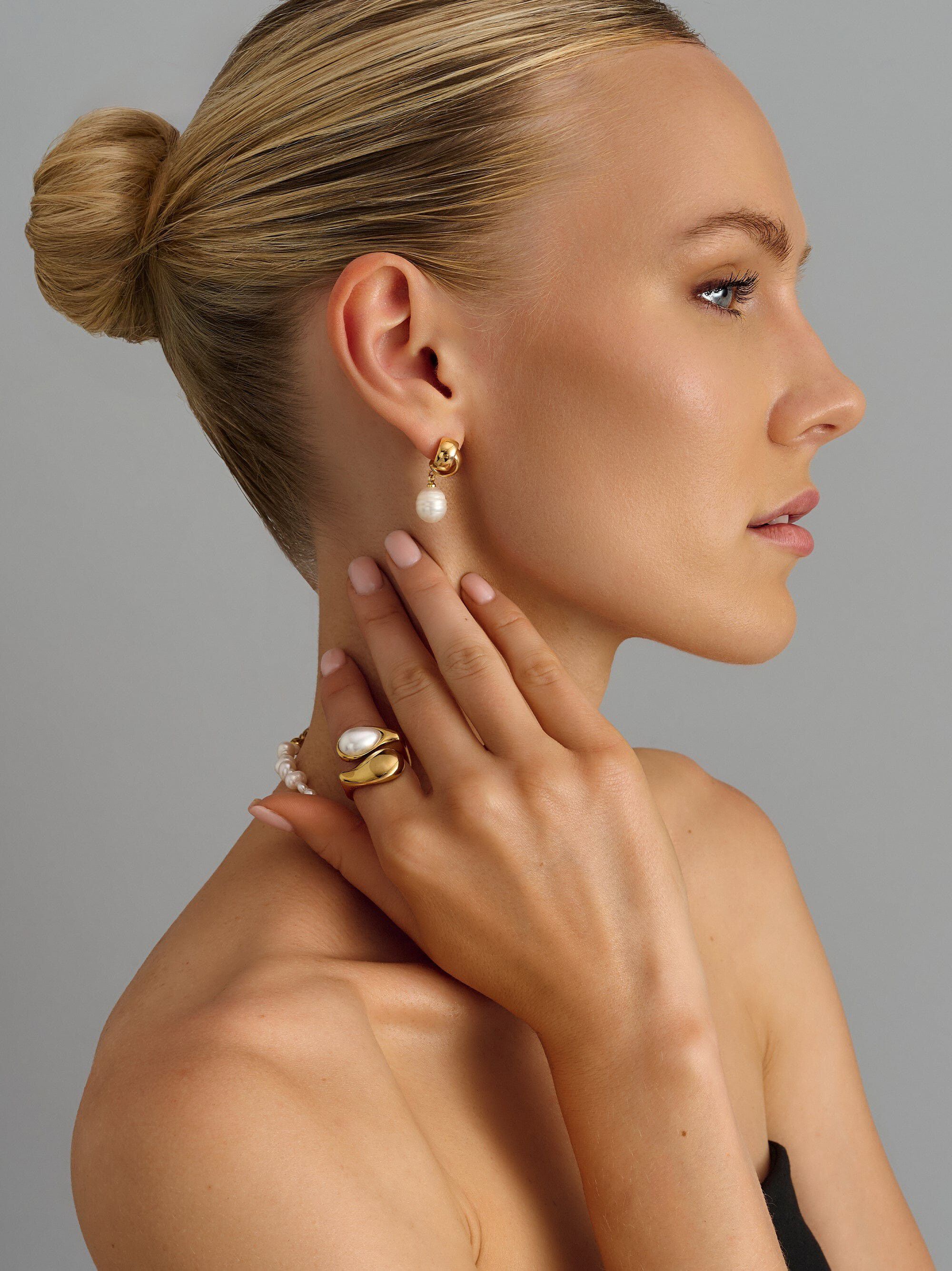 Cuff Ring with Pearl in Gold