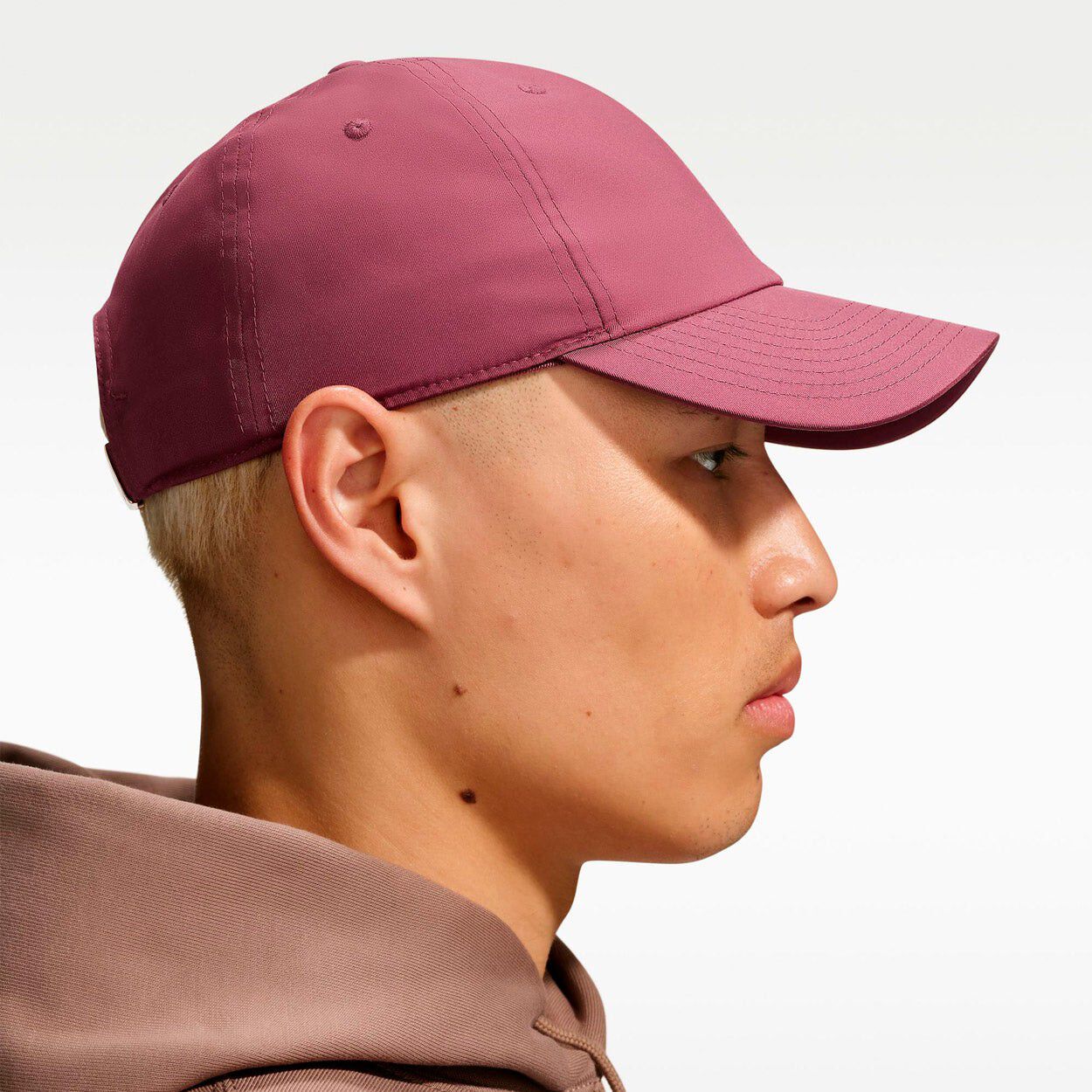 Dri-FIT Club Unstructured Metal Swoosh kasket