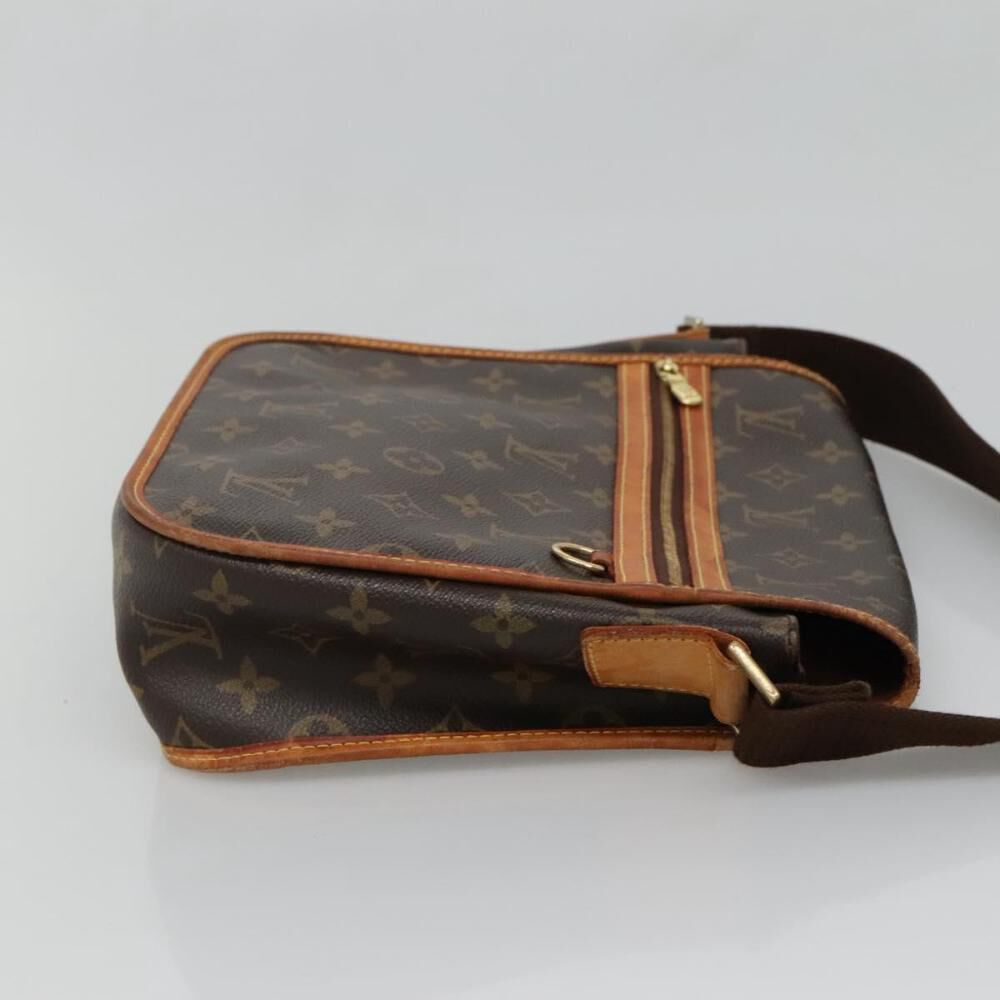 Louis Vuitton Messenger