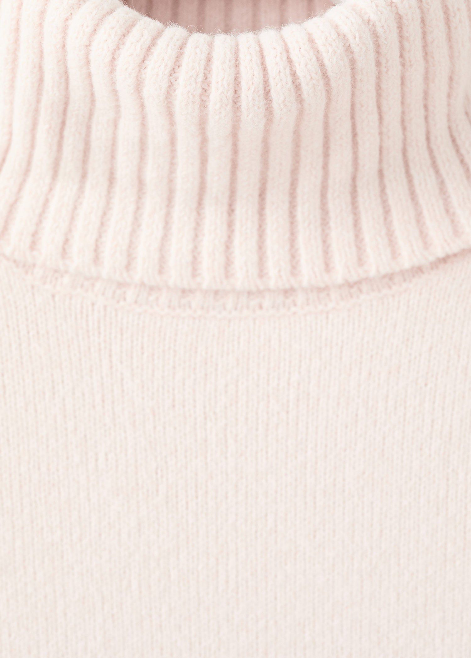 Turtleneck knitted sweater
