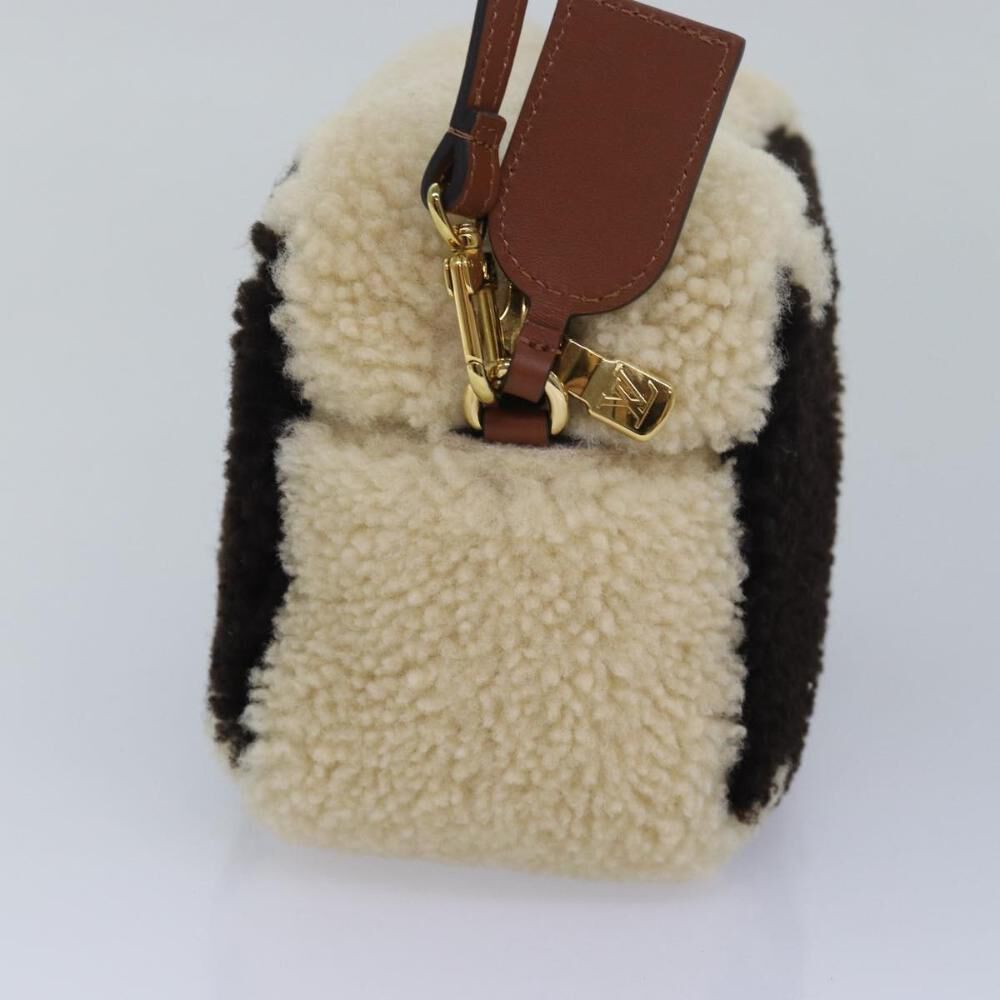 Louis Vuitton Shoulder Bags