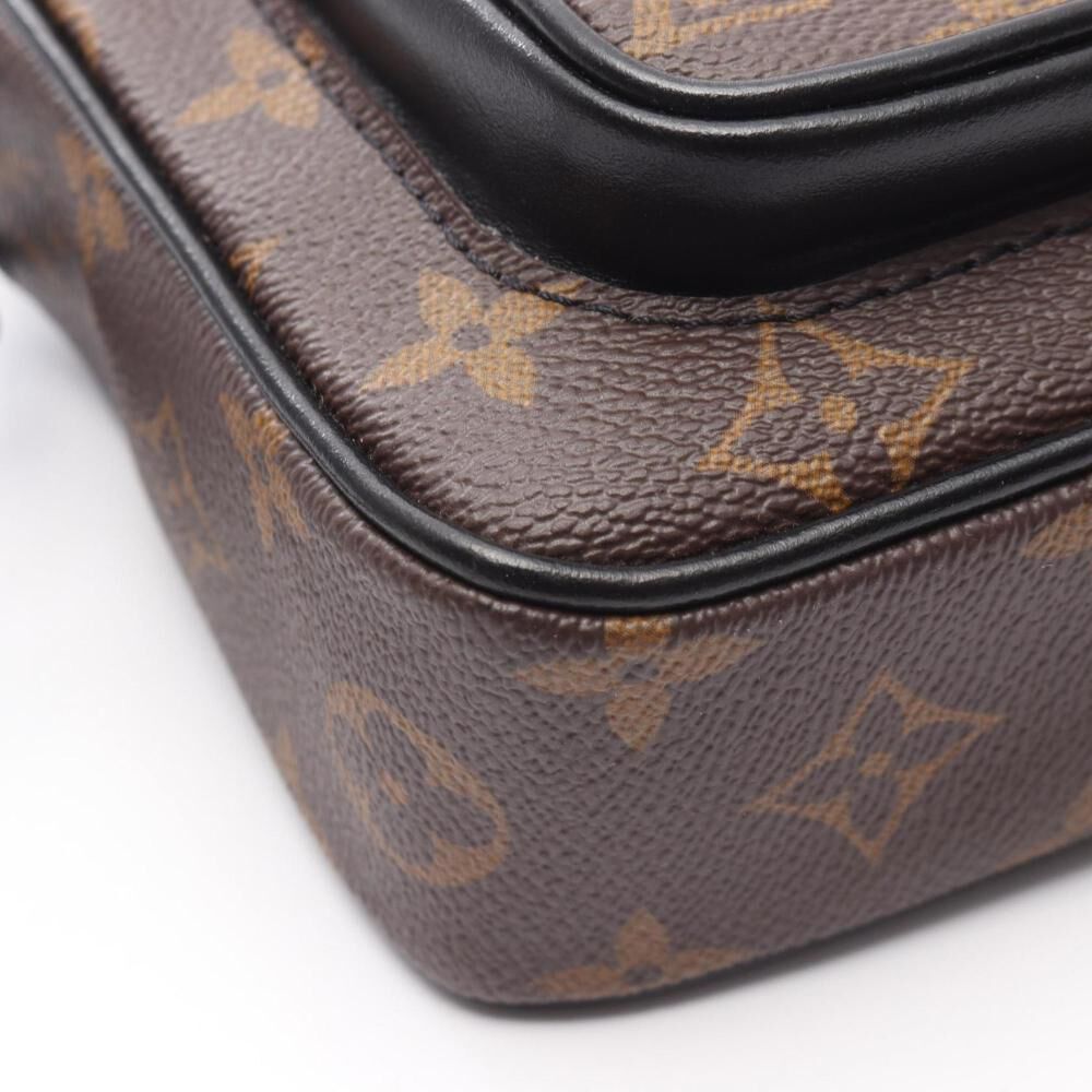 Louis Vuitton Messenger