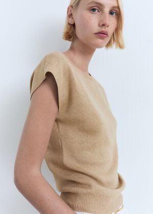 Short-sleeved fine-knit sweater