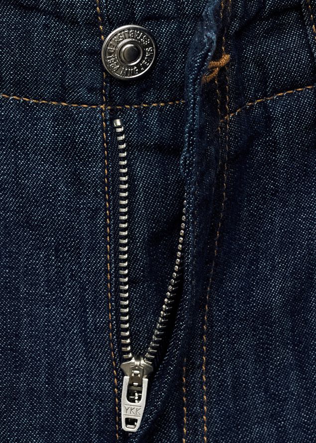 JEANS. -- LIA