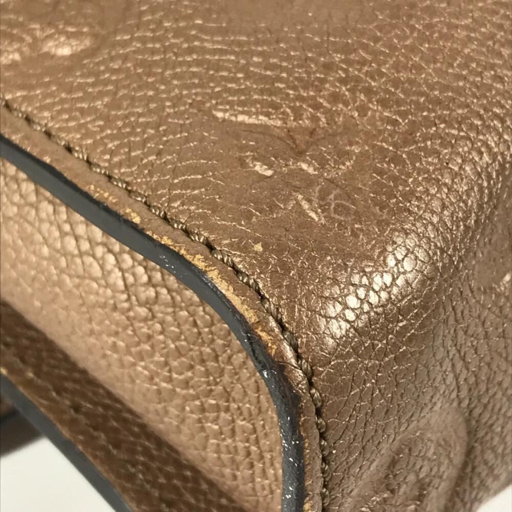 Louis Vuitton Shoulder Bags