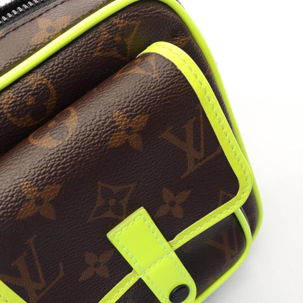 Louis Vuitton Shoulder Bags